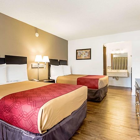 Econo Lodge Airport I-35 North Farmers Branch Dış mekan fotoğraf