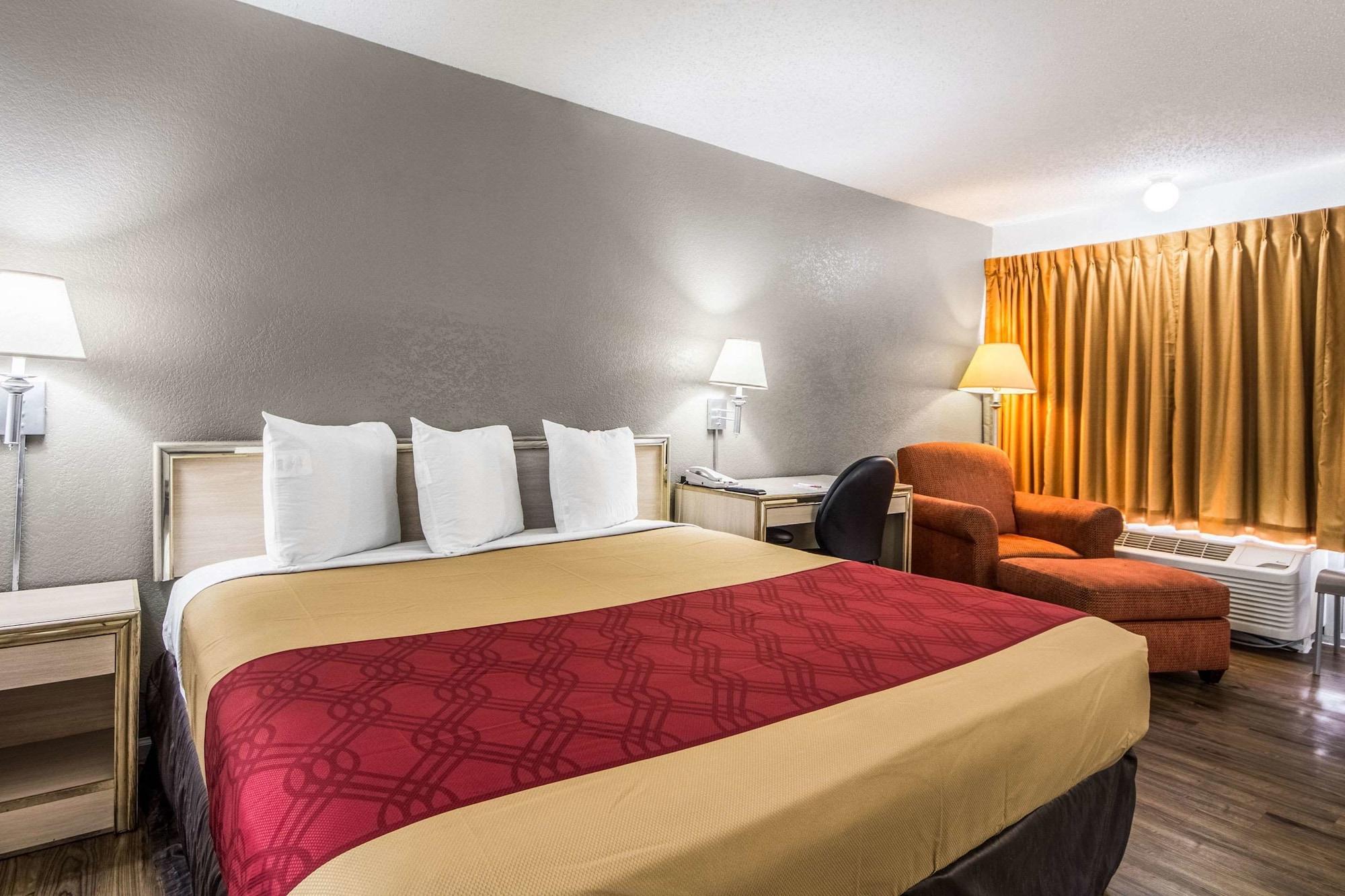 Econo Lodge Airport I-35 North Farmers Branch Dış mekan fotoğraf
