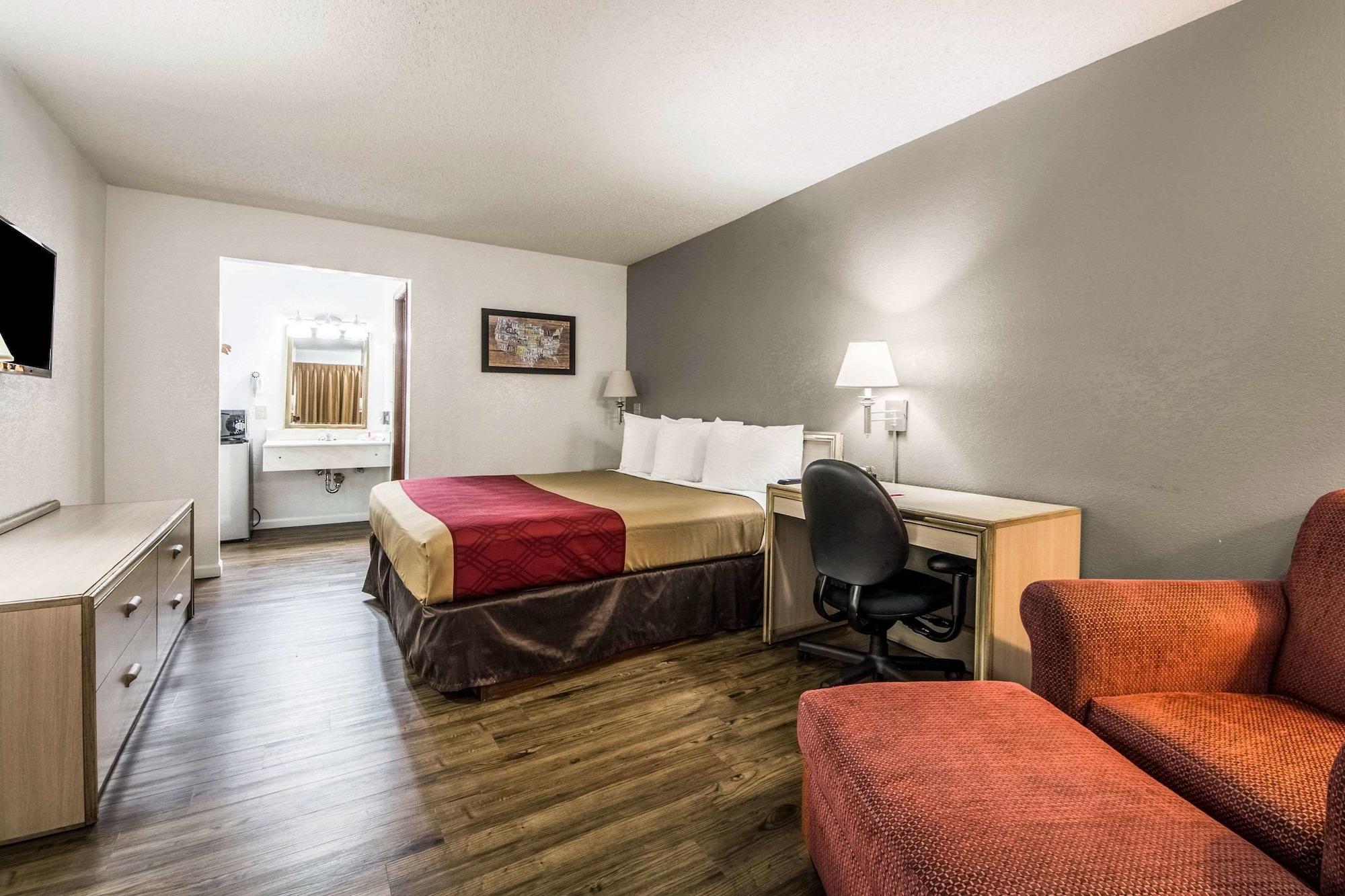 Econo Lodge Airport I-35 North Farmers Branch Dış mekan fotoğraf