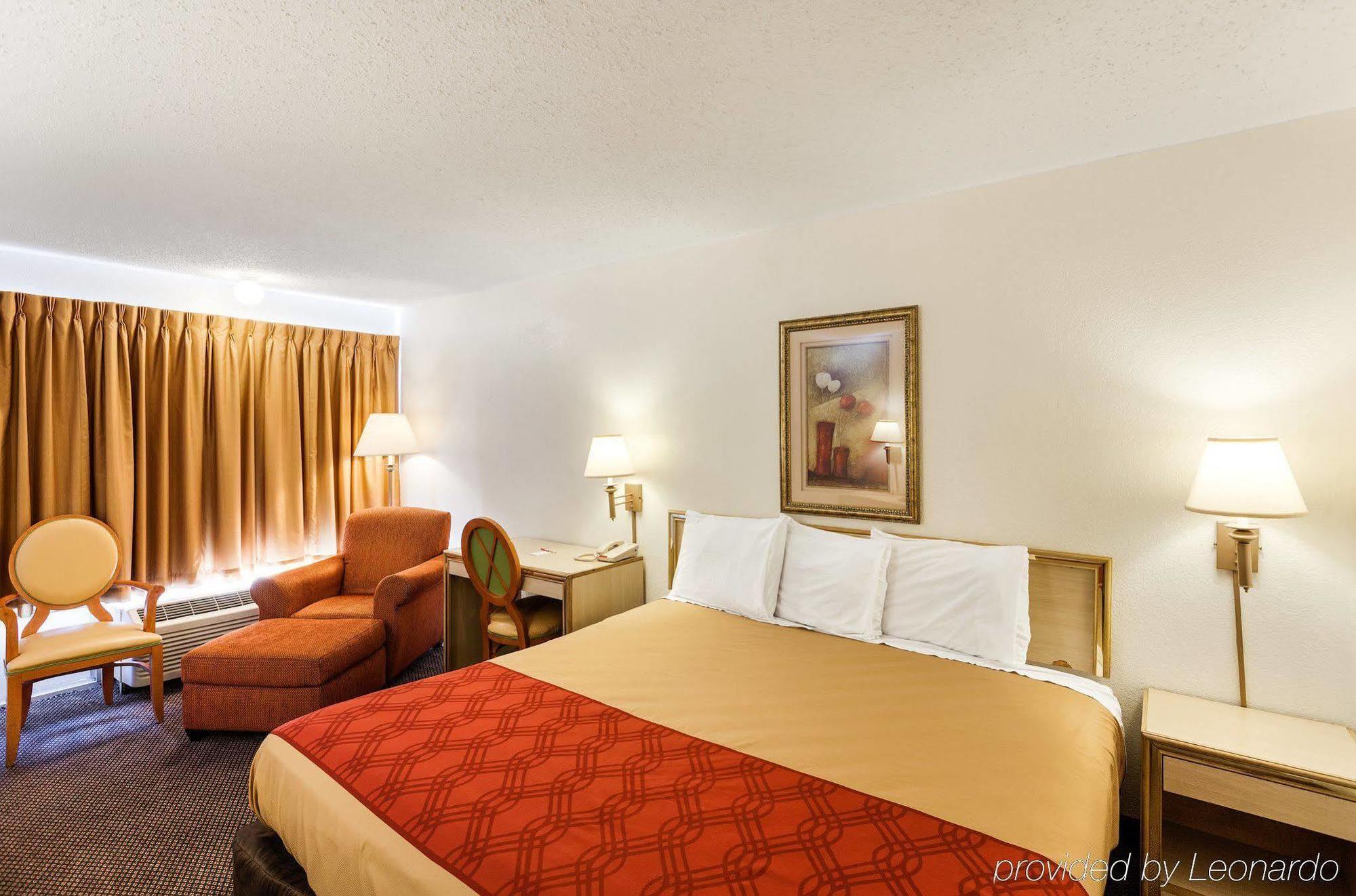 Econo Lodge Airport I-35 North Farmers Branch Dış mekan fotoğraf