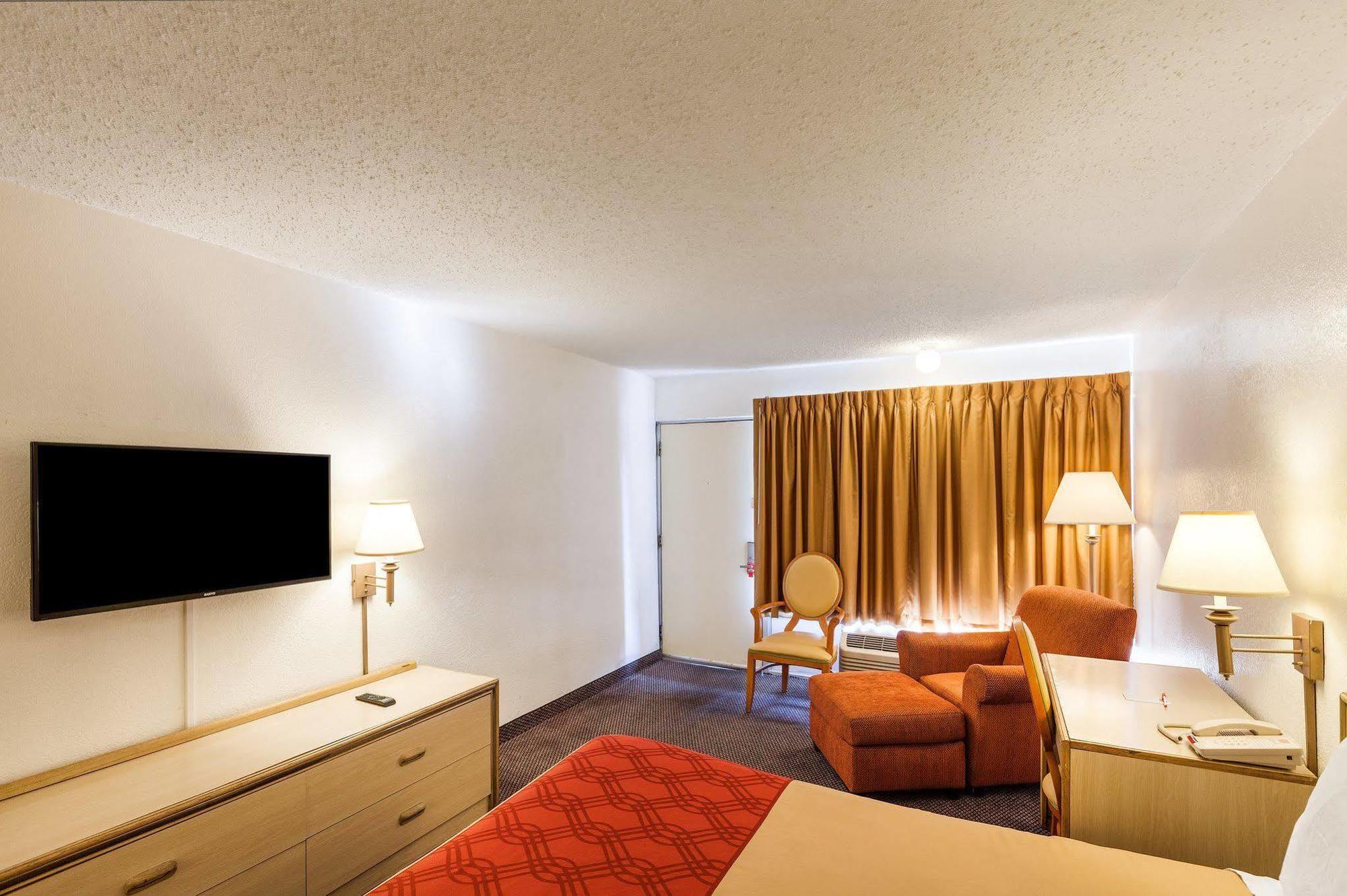 Econo Lodge Airport I-35 North Farmers Branch Dış mekan fotoğraf