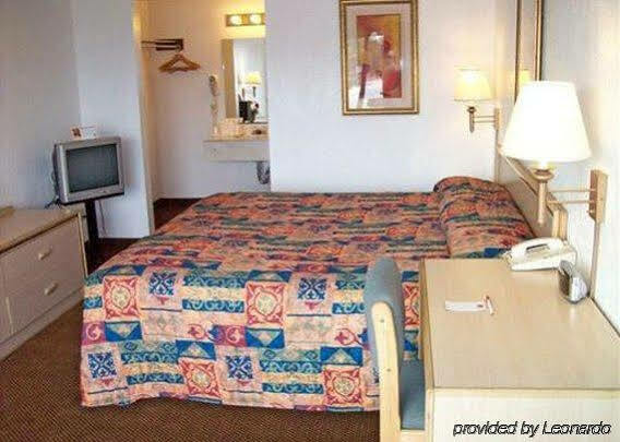 Econo Lodge Airport I-35 North Farmers Branch Dış mekan fotoğraf